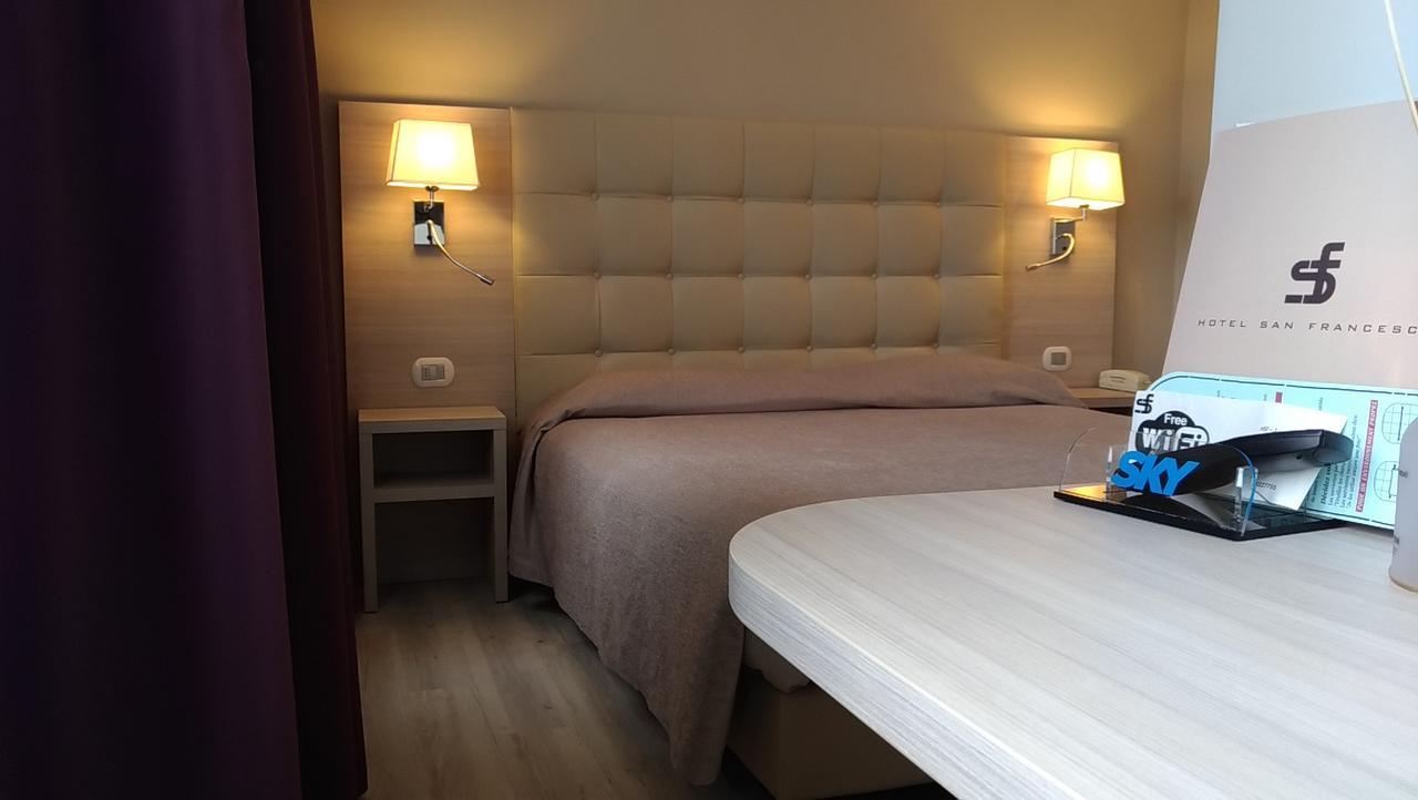 Hotel San Francesco ボルゴマネーロ エクステリア 写真