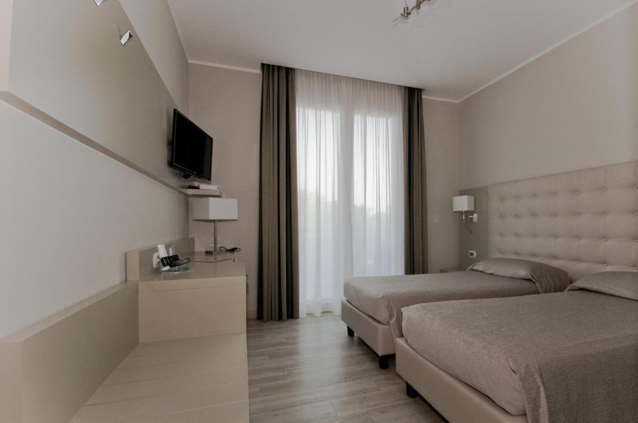 Hotel San Francesco ボルゴマネーロ 部屋 写真